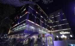 Hummingbird Hotel and Banquet
