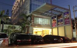 WThree Premier Hotel