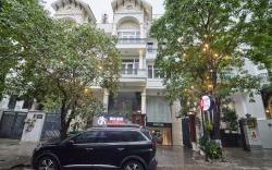 Bin Bin Hotel 2 - Near Him Lam D7