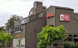 Best Western Plus Inn at the Vines