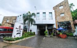 OYO 325 Grand Rockland Hotel