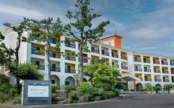Whinstone Hotel and Resort