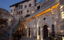 Elika Cave Suites 