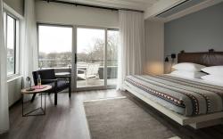 Moxy Nashville Vanderbilt Area