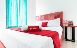 RedDoorz @ Jalan Dr Mansyur Medan 2