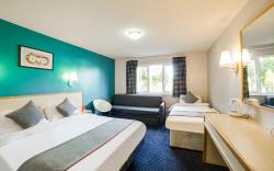 OYO Sunrise Hotel, A46 N Leicester