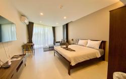 Escape Condominiums Beachfront Suite Studio - E156