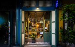 Live Local Cafe & Hotel