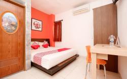 OYO 1251 Residence 8