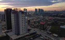 Mayi Hotel 