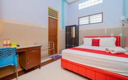 RedDoorz Syariah near Alun-Alun Bojonegoro