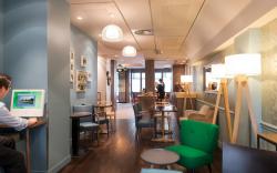 Hotel Magenta 38 by HappyCulture