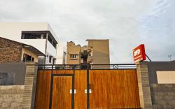 Super OYO 1763 Dinda Residence Syariah