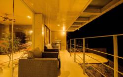 THE MOVES   -Musee Villa-