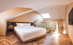 Star lake view double - entry bed room