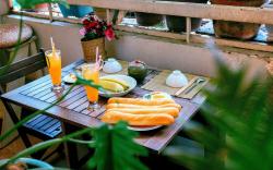 Happy Garden apt near District 1 and Airport