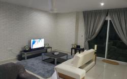 KSL 3Bedroom 6-12pax (High Floor) FreeWifi &TvBox