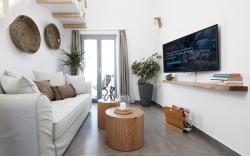 Pnoi Suites 2 Bedroom Split Level Apartment