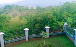 Villa Bejo Sharia dekat Alun-alun Batu 