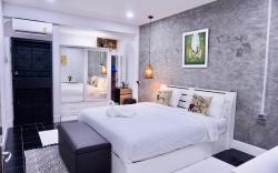 P'Ja House by Lorenzo Property