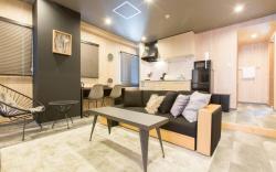 Best location of Namba/Dotonbori, 2BR for 7 pax