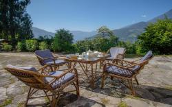 La Ipsing Farm by StayVista, A heritage property in orchards with Mountain views, featuring Outdoor