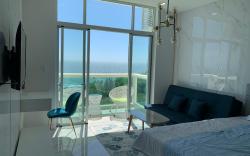 Sea View Comfortable apartment by the beach #b1