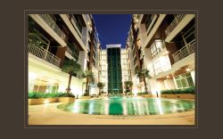 Central 1 bedroom apartment balcony and city view