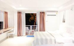 The White House Dongtarn Beach Jomtien Pattaya l
