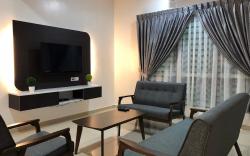Family Homestay(near jetty for sky mirror&others)