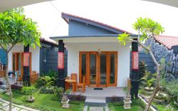 THE BOX HOUSE