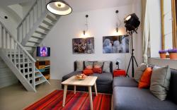 Split Level Apartment Near Charles Bridge