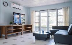 F22 Large 3 Bedrooms beach house WIFI Full Kitchen