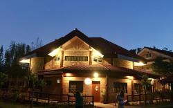 The Brick House - Your Oasis @ Canyon Woods