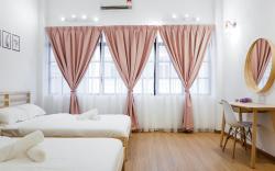 Beach Street Heritage Home for 6-8 Pax