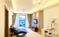 Luxurious R&F 3 Bedrooms Unit