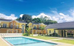 four-bedroom detached house/2 separate bathrooms