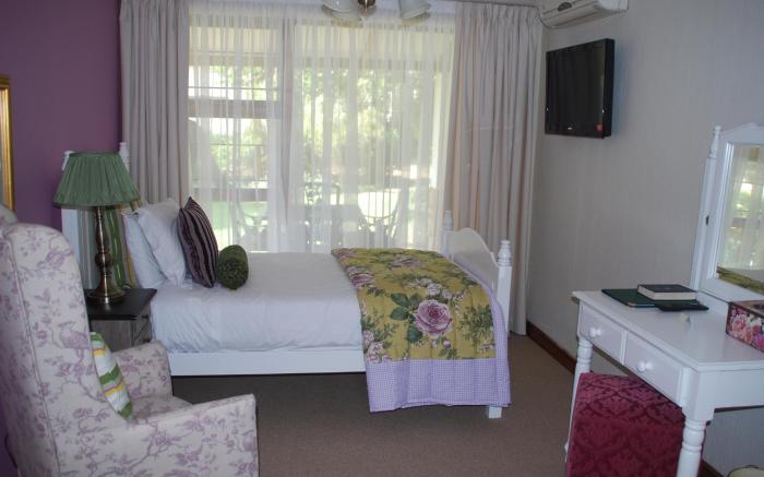 Sunninghill Guest Lodge 