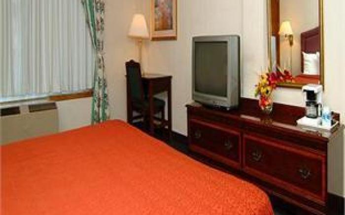 AmericInn by Wyndham Cedar Rapids North
