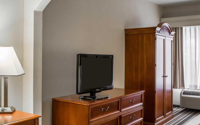 Comfort Suites Chesapeake - Norfolk