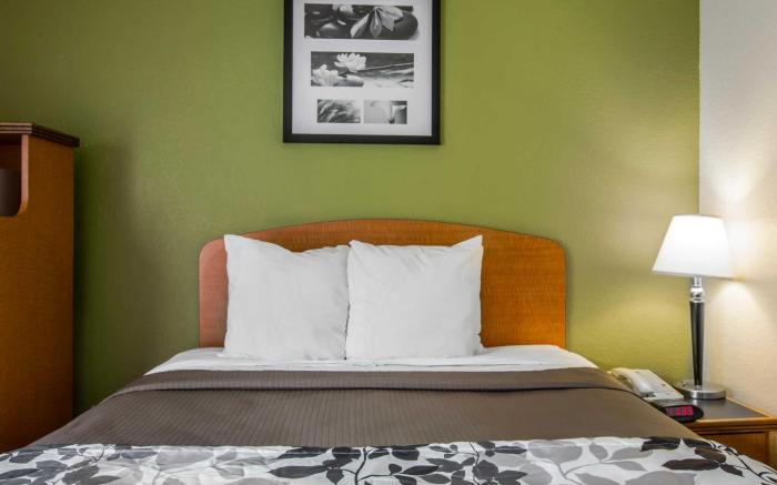 Sleep Inn & Suites near Sports World Blvd.