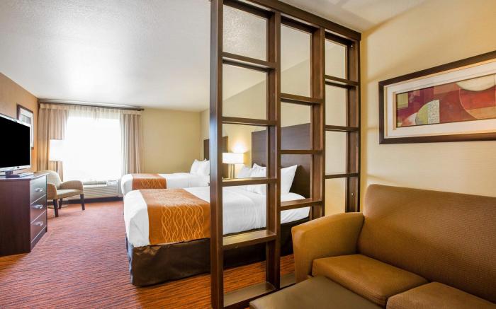 Comfort Suites
