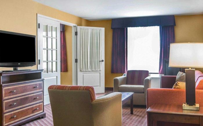 Comfort Inn & Suites Near Burke Mountain