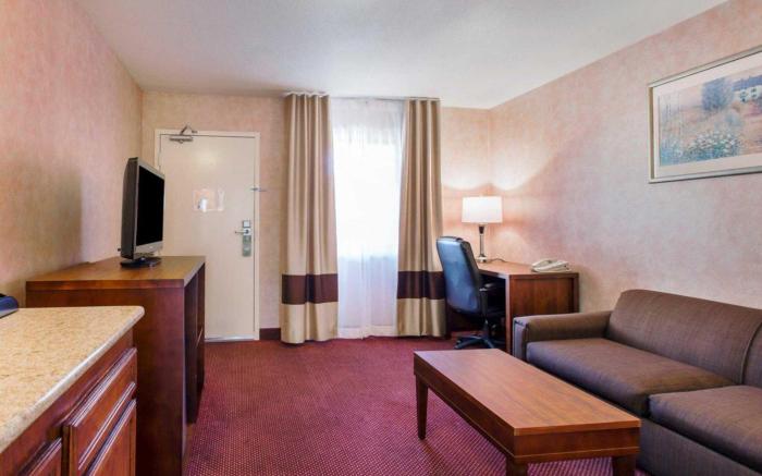 Comfort Inn & Suites Moreno Valley near March Air Reserve Base
