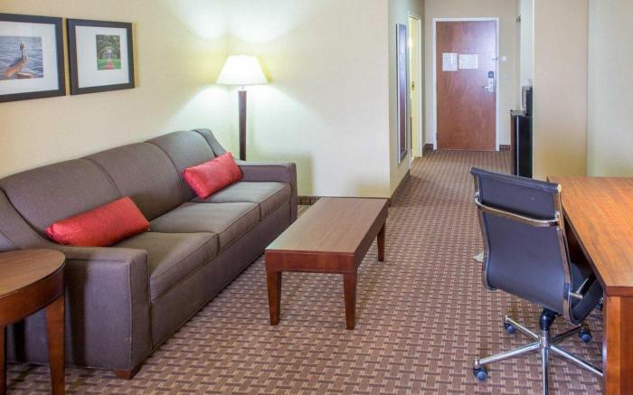 Comfort Suites Port Allen - Baton Rouge