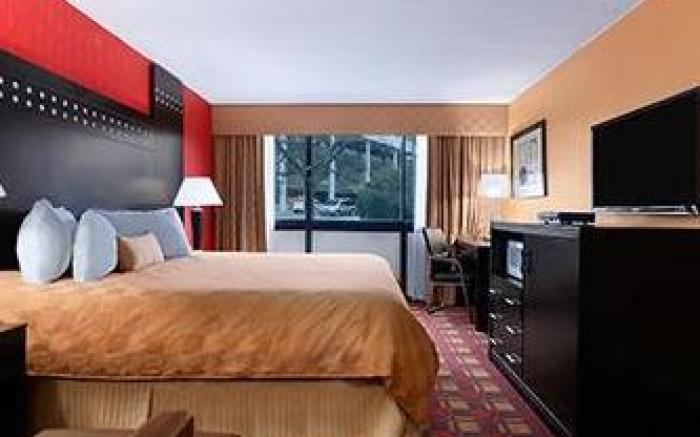 Ramada by Wyndham Rochelle Park Near Paramus