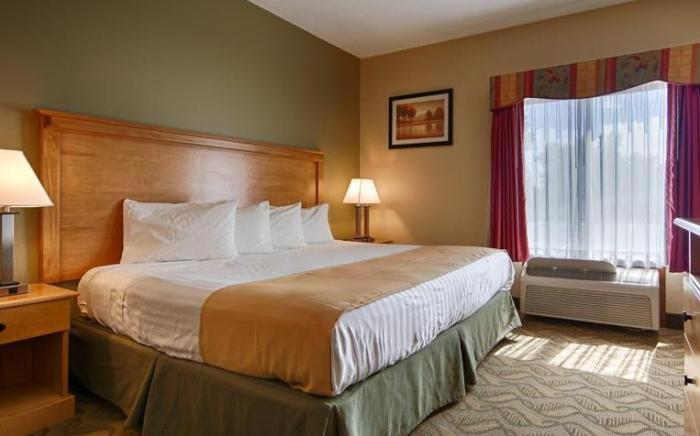 Best Western Crossroads Inn