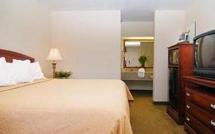 Quality Inn Pelham I-65 exit 246