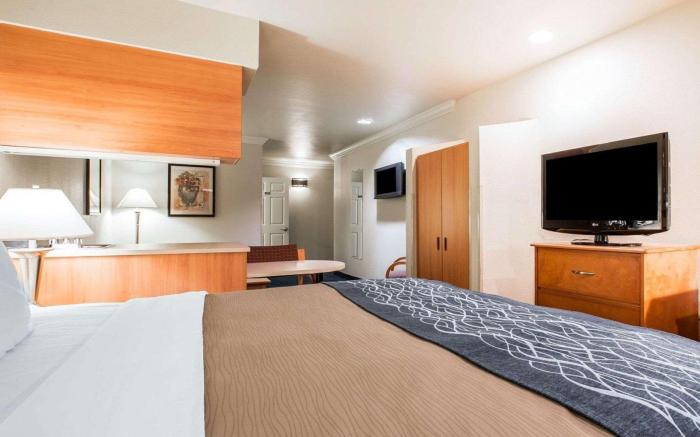 Comfort Inn & Suites Salinas City Center Area