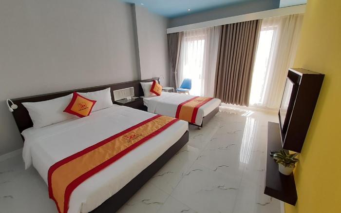 The Six Hotel